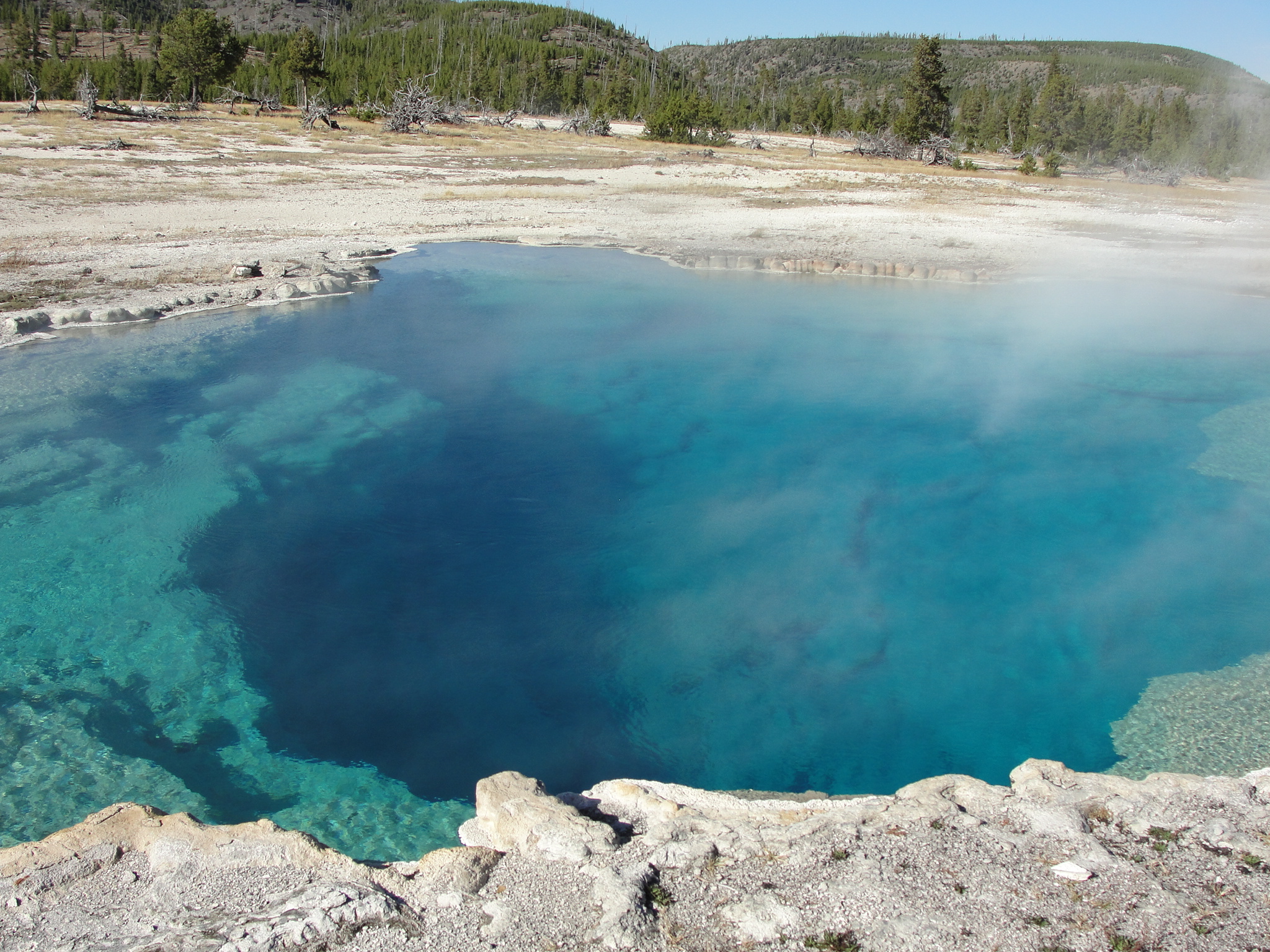 yellowstone thermal pool